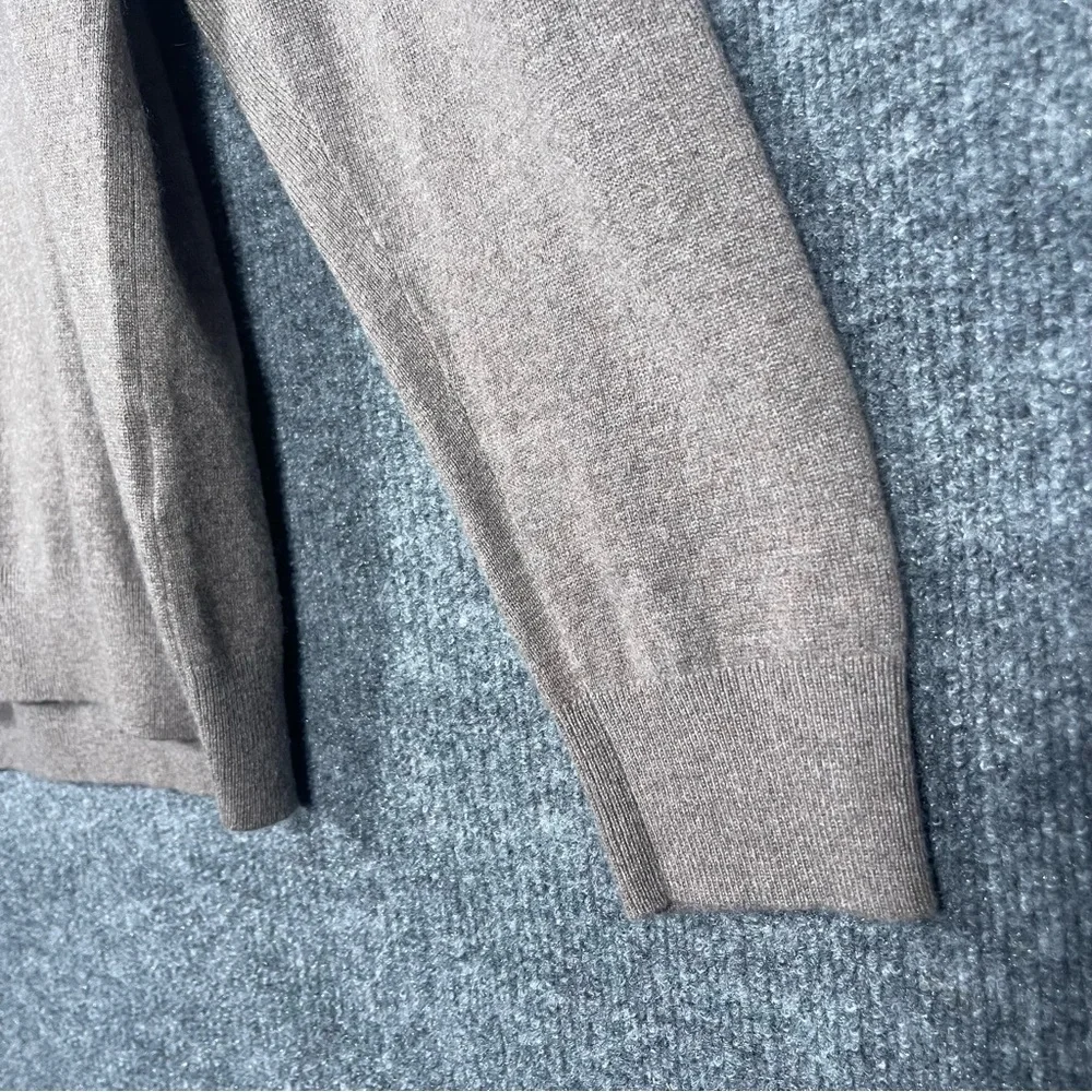 Uniqlo Men’s‎ XXL 100% Cashmere V Neck Sweater Oatmeal Light Brown Preppy Casual